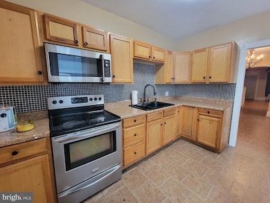 322 S 17 1/2 St, Reading, PA 19602 - photo 3