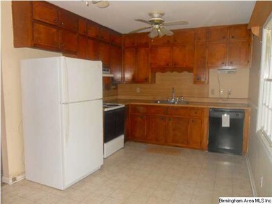 437 19th Terrace NE, Center Point, AL 35215 - photo 3