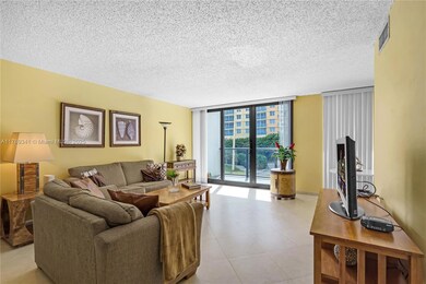 Quadomain South unit 207, Hollywood, FL 33019 - photo 4