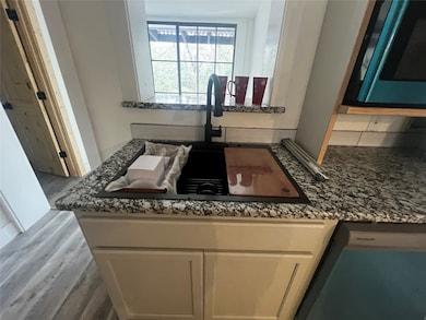 208 Cliffdale Ave, Dallas, TX 75211 - photo 5