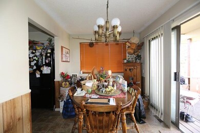 Dinning Room.JPG