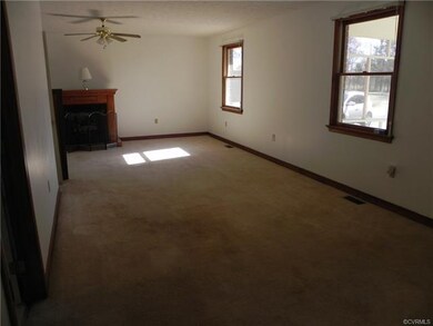 540 E Magnolia Ave, West Point, VA 23181 - photo 6