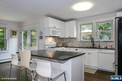 24 Robinhood Ave, Closter, NJ 07624 - photo 6