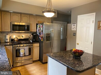 815 Earlington Rd, Havertown, PA 19083 - photo 7