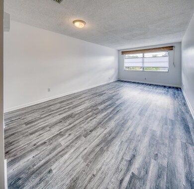 420 W Palm St unit A24, Lantana, FL 33462 - photo 2