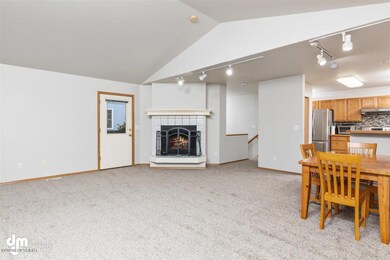 05-Living Room 20201106-DW-0432