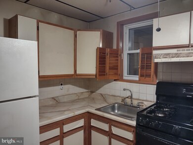 2036 Fernon St, Philadelphia, PA 19145 - photo 7