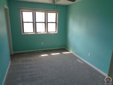 1901 SW 66th St, Topeka, KS 66619 - photo 5