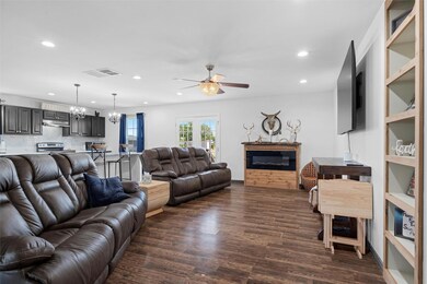 140 Mccrae Ln, Boyd, TX 76023 - photo 4