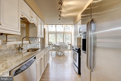 10776 Brewer House Rd, Rockville, MD 20852 - photo 6