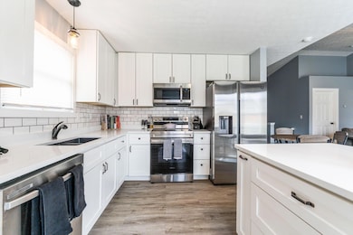 1385 Laforge St (Interior)-16