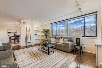 Harper House unit 1212, Baltimore, MD 21210 - photo 3