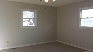 102 Hemingway Ln, Statesville, NC 28625 - photo 4