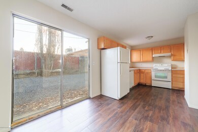 2506 Edgecliff Dr-15