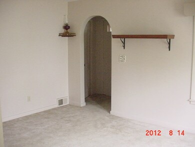 Livingroom/front entryway