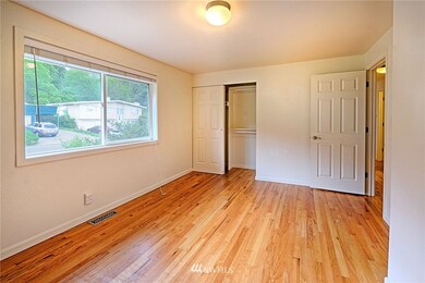 unlisted-address, Des Moines, WA 98198 - photo 7