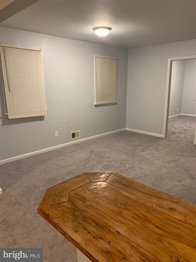 633 Andrews Ave unit SECOND FLOOR, Darby, PA 19023 - photo 4