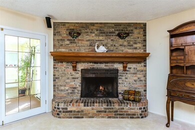 34 Devonshire Dr, Bedford, TX 76021 - photo 6