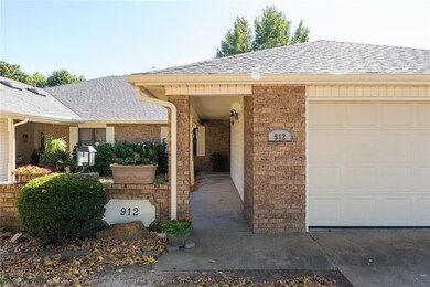 912 W Linden St, Rogers, AR 72756 - photo 3