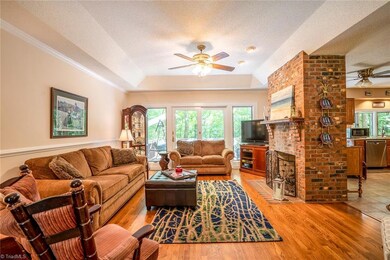 374 Abby Ln, Asheboro, NC 27205 - photo 2