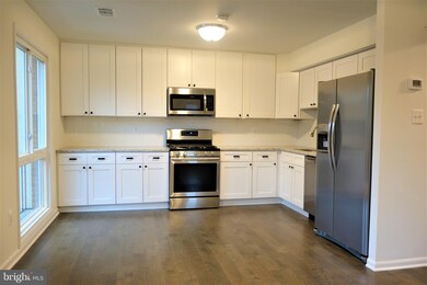 3013 Mission Square Dr, Fairfax, VA 22031 - photo 5