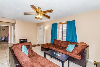 07 Family Room