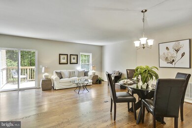 3305 Buckeye Ln, Fairfax, VA 22033 - photo 3