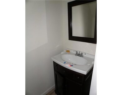Photo. 618 Half bath down stairs