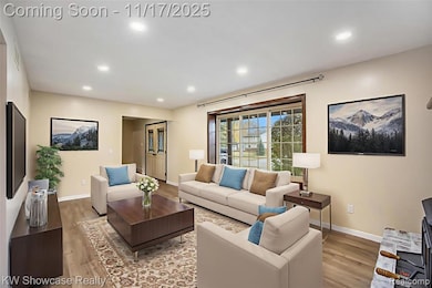 3906 Westlyn Dr, Lake Orion, MI 48359 - photo 5