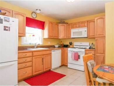 65 Willard St, Lowell, MA 01850 - photo 6