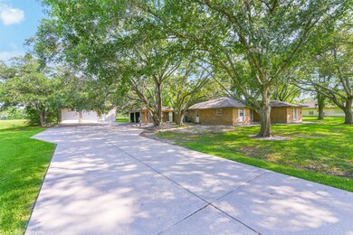 2575 Ryan Dr, Alvin, TX 77511 - photo 7
