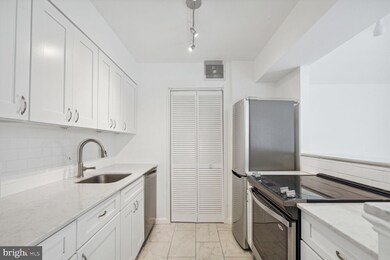 1001 26th St NW unit 701, Washington, DC 20037 - photo 2