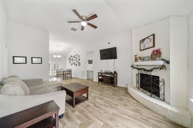 3103 Fox Run Dr, Alvin, TX 77511 - photo 6