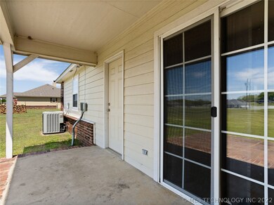 19240 S Coyote Dr, Claremore, OK 74019 - photo 4