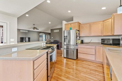 Kitchen001