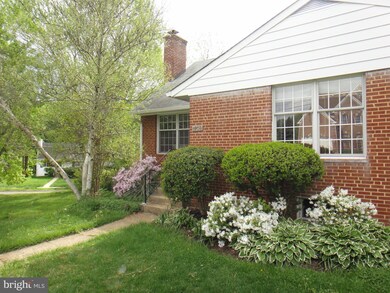 1908 Barbee St, McLean, VA 22101 - photo 2