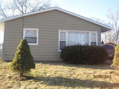 411 Tulsa Ave, Carpentersville, IL 60110 - photo 2