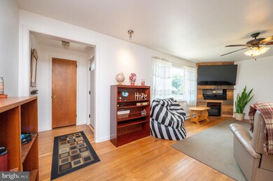 751 Floret Ave, Reading, PA 19605 - photo 5