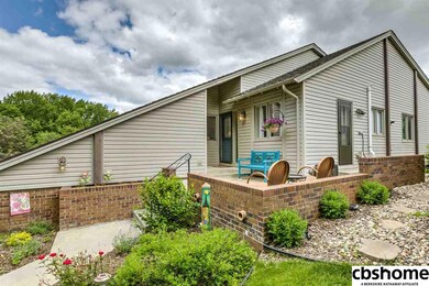 827 S 112th Plaza, Omaha, NE 68154 - photo 2