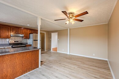 809 Hudson St-5