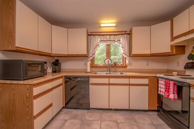 58 Old Mill Rd, Conway, NH 03813 - photo 3