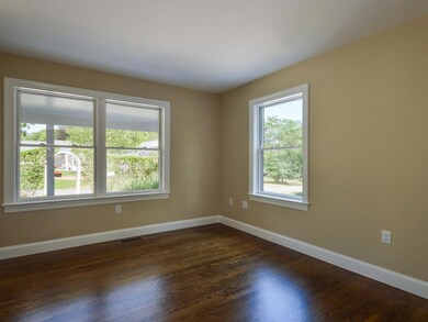 008-Dining_Room-4591851-small4x3