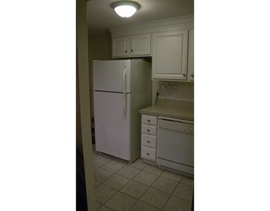 14 Hallmark Gardens unit 2, Burlington, MA 01803 - photo 3