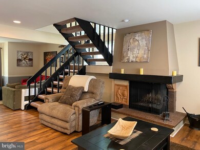 154 Oakridge Dr, Langhorne, PA 19047 - photo 5