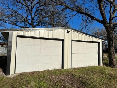 921 E White Tail Dr, Granbury, TX 76049 - photo 4