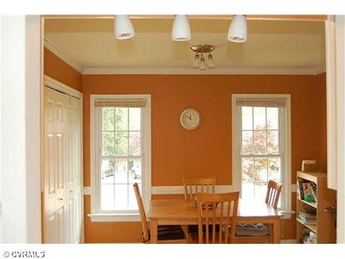 Kitchen - Eat-in Area