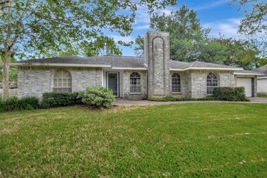 1312 Frontier Ln, Friendswood, TX 77546 - photo 2