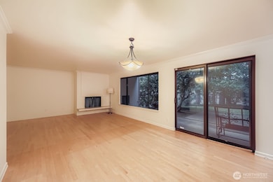 13513 Linden Ave N unit C114, Seattle, WA 98133 - photo 3