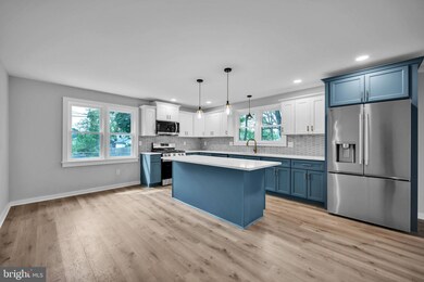 250 W Broad St, Paulsboro, NJ 08066 - photo 2