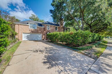 2900 Chevy Chase Dr, Houston, TX 77019 - photo 2